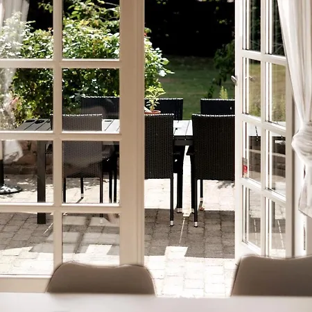 Classic 260 M2 Near Villa